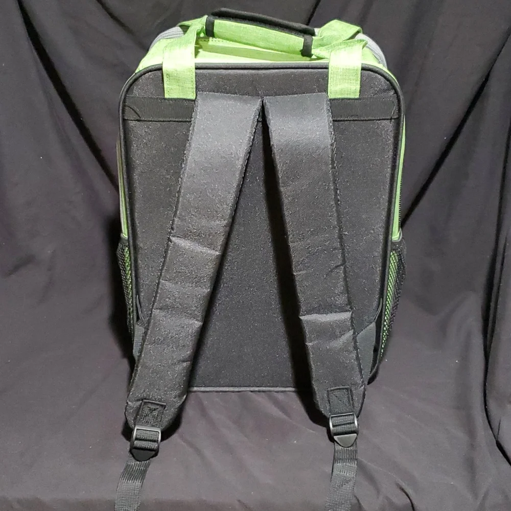 NWOT Pet carrier/backpack small dogs and cats